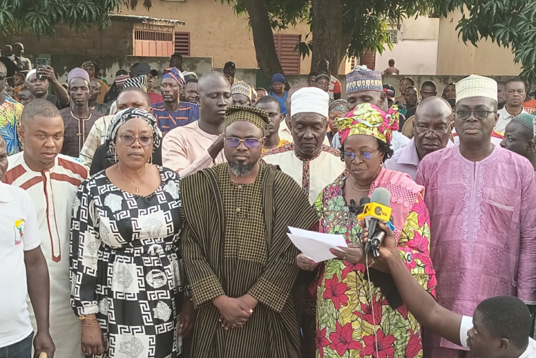 PRATIQUE D&rsquo;ACHAT DE CONSCIENCE À L&rsquo;APPROCHE DES ÉLECTIONS :  Le parti « Les Démocrates » monte au créneau et lance l&rsquo;alerte.