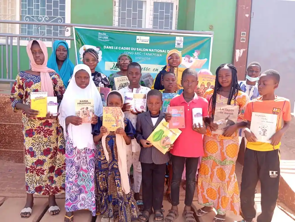 Salon National du Livre au Bénin: L’ONG ARC célèbre la passion de la lecture avec les apprenants de Parakou.