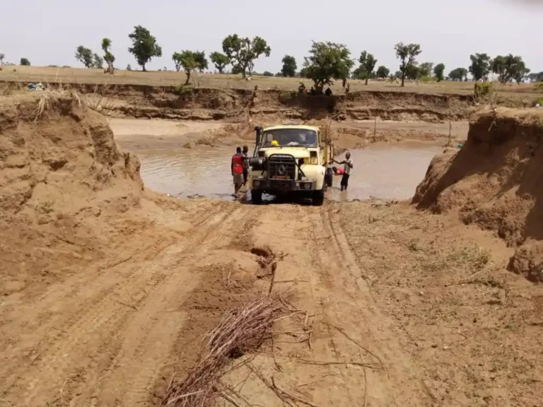 GESTION DES RESSOURCES MINIÈRES: ALTERCATION DANS LA CARRIÈRES DE SABLE DE FRANGUÉDOU DANS LA COMMUNE DE KANDI