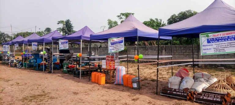 Œuvres sociales : Direct-Aid fait don de plusieurs équipements en entreprenariats aux populations de Pahou dans la commune de Ouidah.