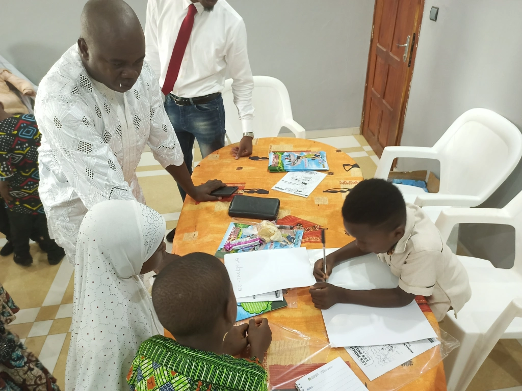 Présentation et Dédicace du Livre « LES HOMMES ET LES POISSONS » : Le combat d’un jeune auteur de 7 ans pour sauver l’écosystème aquatique.