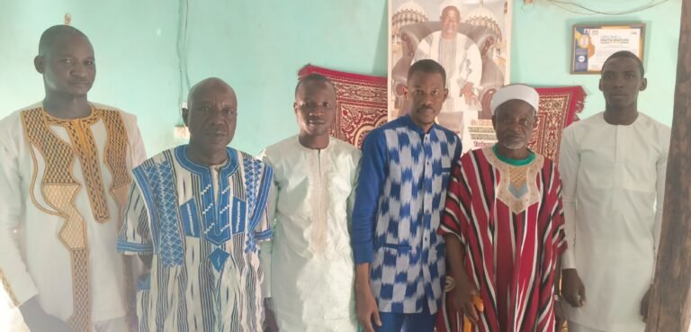 2è Édition des retrouvailles des ressortissants burkinabè à Parakou :  Sa Majesté TANPKANNOU YANSOIMA TOUKOSSARI célèbre l&rsquo;unité et la culture du kinawé
