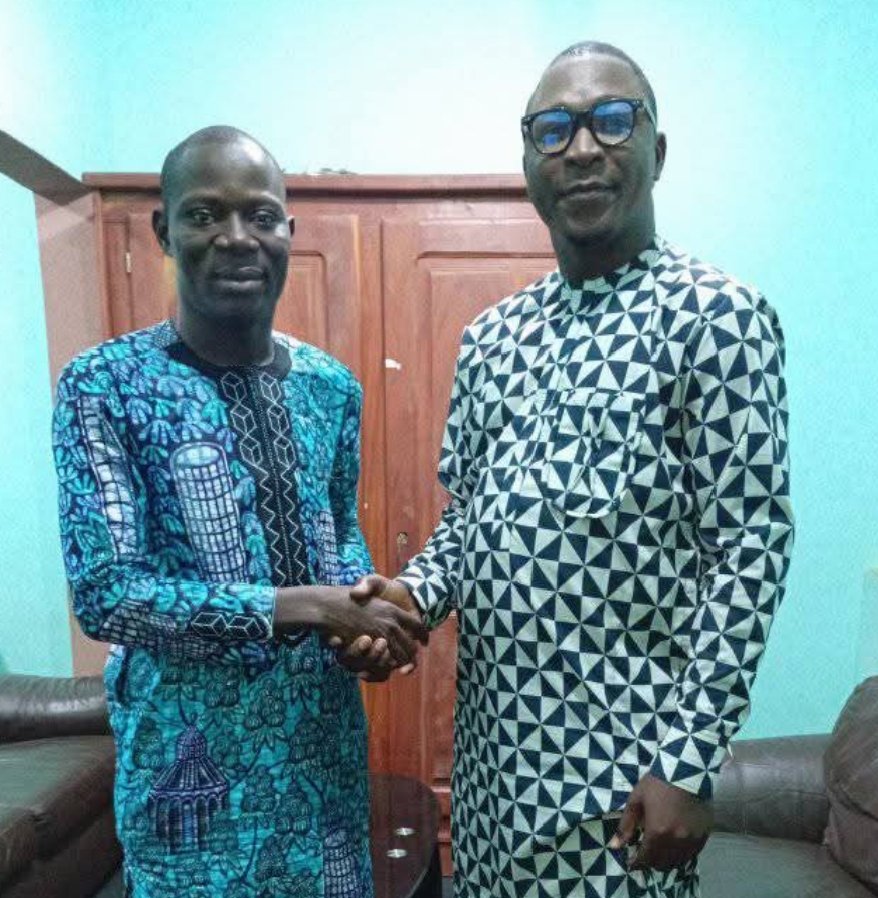 JEUNESSE ET VIE ASSOCIATION: Tête-à-tête entre le Maire des Jeunes de Parakou et le Directeur Départemental de la Jeunesse du Borgoupour (De belles idées pour impacter les communes du département au cœur des échanges).