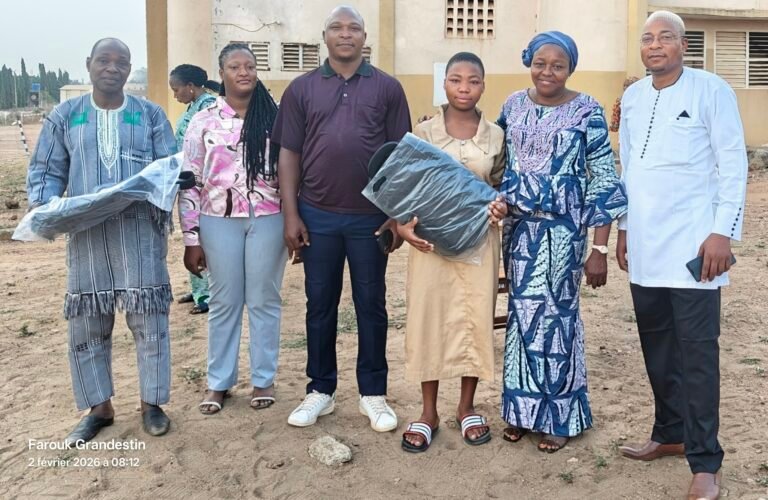 Parakou | Éducation des jeunes filles : La Mairie des Jeunes et Africa New Horizon Aneho honorent l’excellence au Lycée des Jeunes Filles