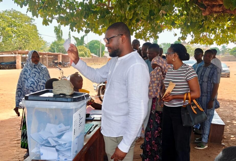 Présidentielle 2026 : Bilal Yacoubou vote à Zongo 2 et appelle à une mobilisation massive