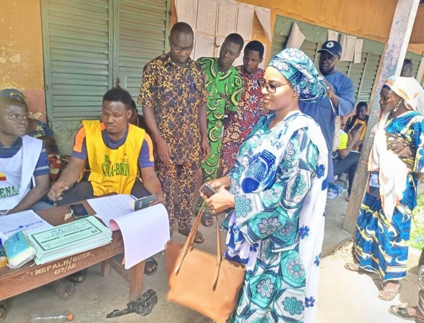 Présidentielle 2026 : Après son vote à Ladjifarani ce matin, Farida Naro Assouma reviens sur le terrain et cible les indécis pour le sprint final.