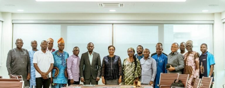 Bénin : La ministre Aurélie Adam Soulé Zoumarou poursuit ses concertations avec les médias en ligne et les radios communautaires
