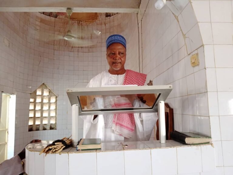 ÉDUCATION DES ENFANTS : L’IMAM MOHAMED AWALOU ISSA RAPPELLE AUX PARENTS LES CONSÉQUENCES D&rsquo;UNE RESPONSABILITÉS NON ASSUMÉE
