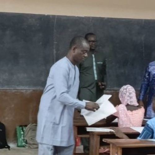 Parakou : Le Premier Adjoint au Maire lance officiellement les épreuves du BEPC 2025 au CEG Guèma